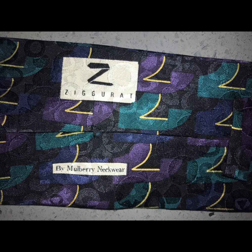 Silk tie